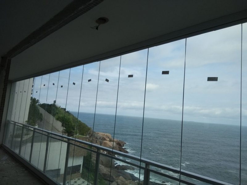 Empresa Que Faz Fechamento de Vidro Retratil Casa Verde - Fechamento de Sacada em Vidro