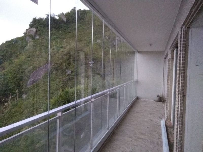 Fechamento de Sacada em Vidro Valor Jardim Caravelas - Fechamento de Varanda em Vidro